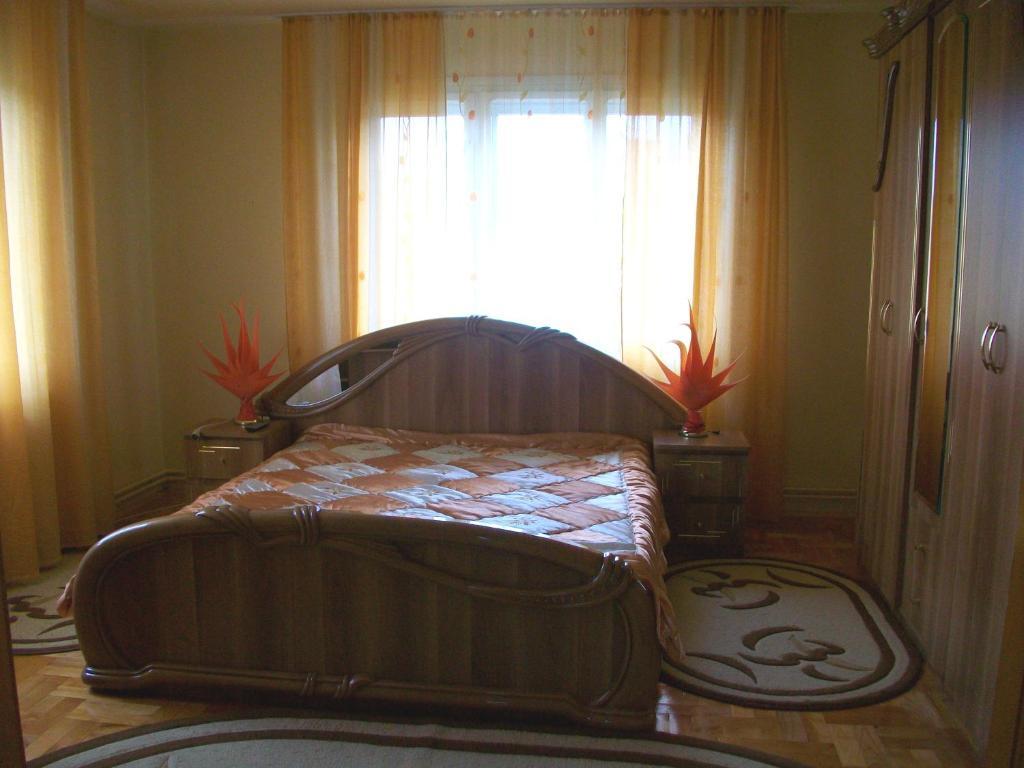 Pensiunea Covaciu Vadu Izei Quarto foto